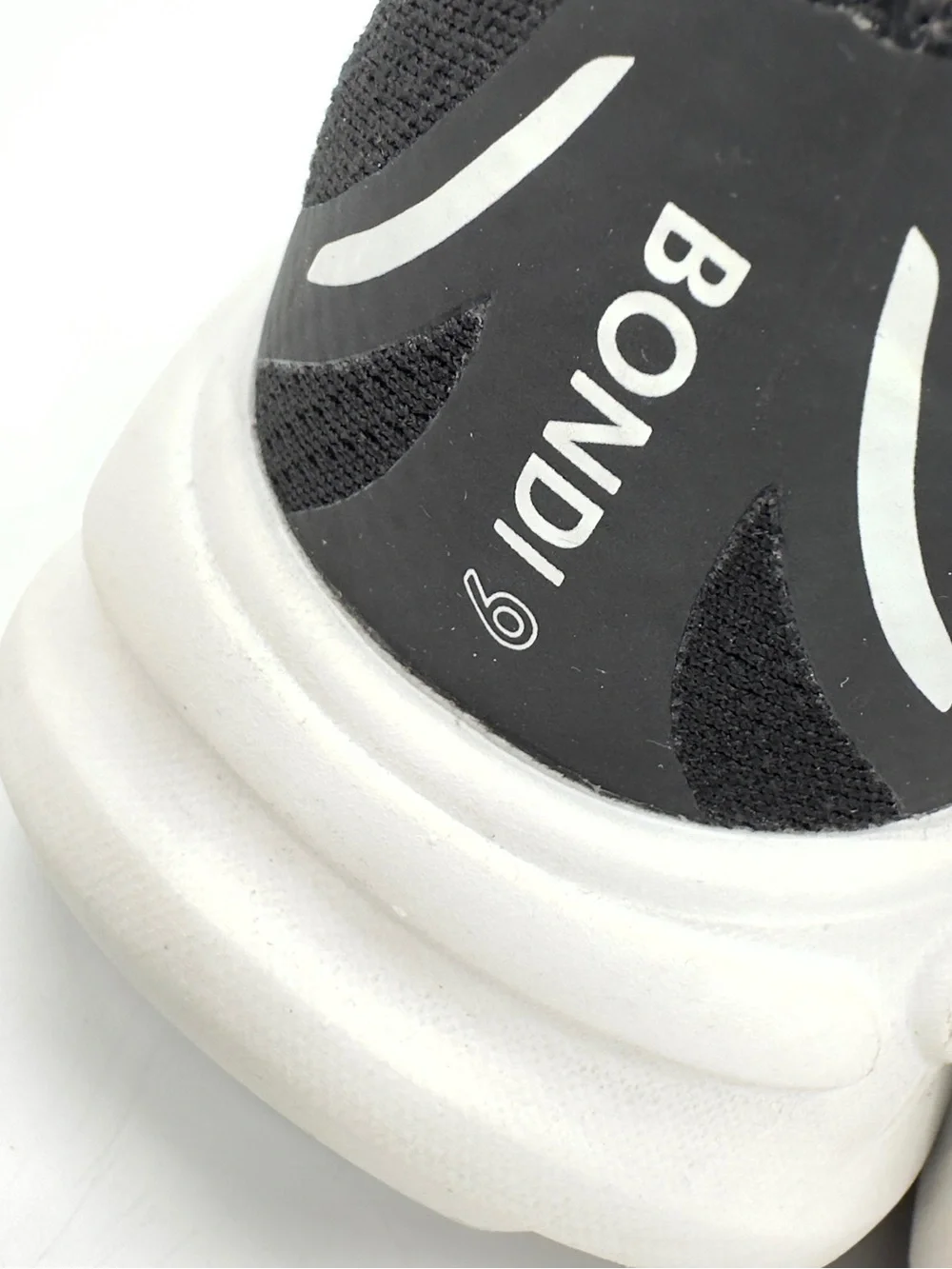 Hoka One One Womens Bondi 9 Sneakers Size 12 Black White Low Top Athletic Shoes